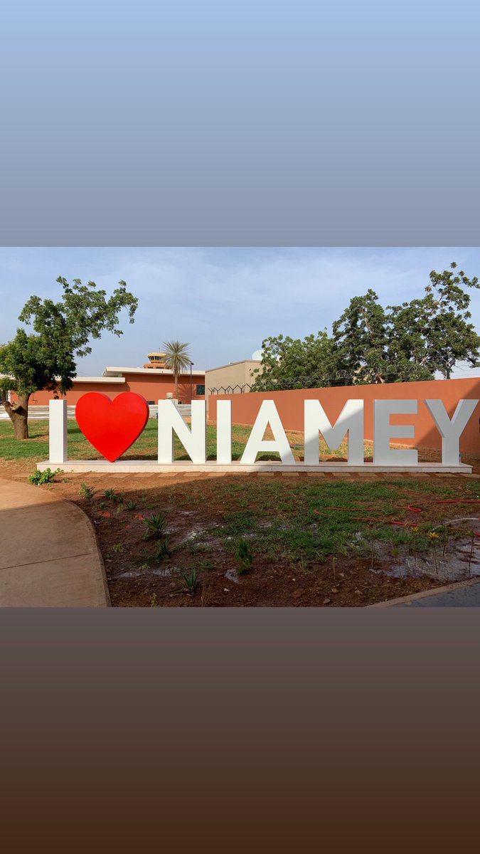 I ❤️ Niamey
I ❤️ Nyala
LOVE ❤️ DOUZ  (إتحسها  ماعندها حتى معنى)

علاش  مخالفين  المدن الأخرى ؟
أني نتصورها  بالطريقه هذي أجمل 

I ❤️ DOUZ      I ❤️ DOUZ      I ❤️ DOUZ