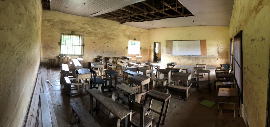 Allezamani's tweet image. Lack of concern for education by the @NigeriaGov, made Nigeria the shit hole that it is today! 

A thread!