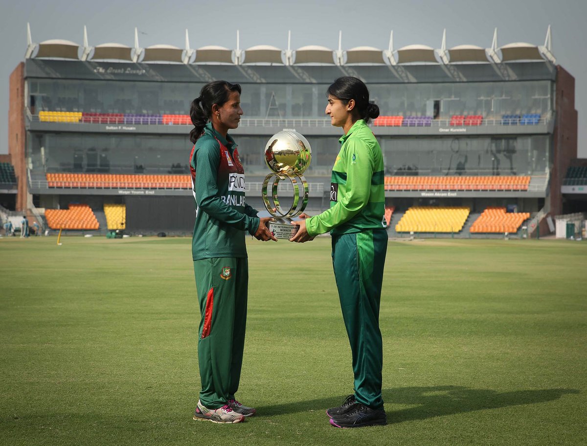 TheRealPCB's tweet photo. 📣 📣 📣 PCB announces free entry  to Gaddafi Stadium during #PAKWvBANW matches in a bid to attract fans and support cricket! 

MORE: https://t.co/JDNoteE7HQ

 #BackOurGirls https://t.co/OTM3zxZWdl