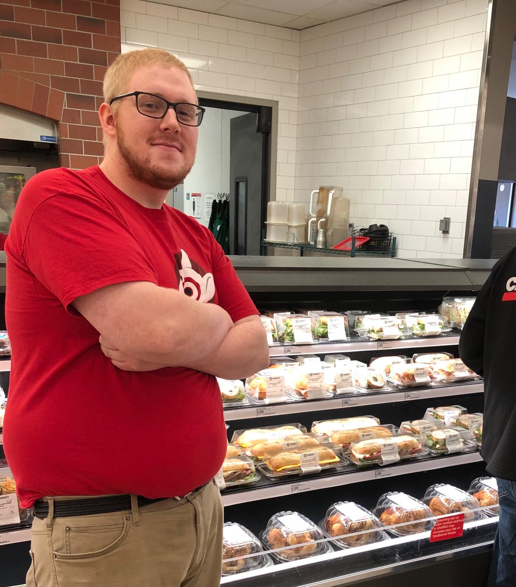 mariah_cavett's tweet photo. TL Brandon and team at T0664 Plymouth having FUN and RAMPING up DELI production for the #weekend! #T0664 #G199 #DeliPars @choffmann1209 @AlexMakarewicz @AmieKranz https://t.co/obPkcr6DGt