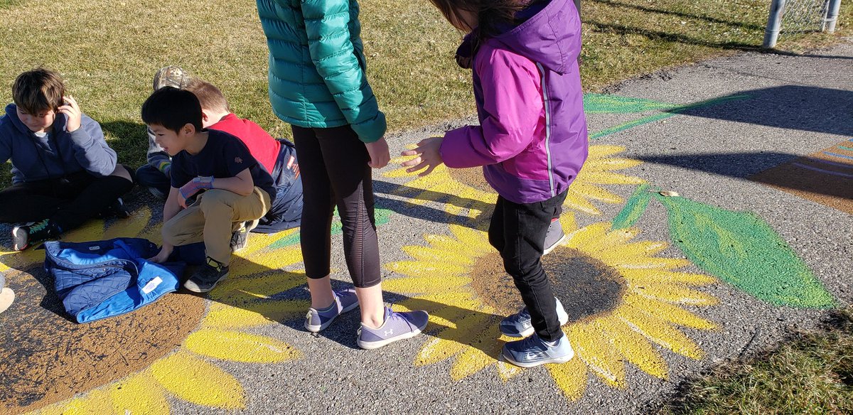 FreshAirFriday's tweet photo. Big and Little buddies engaging in Environmental Math and Public Art #GetMovingYYC @FreshAirFriday
@CbeArea1 @yyCBEdu https://t.co/Dn0TreDXRT