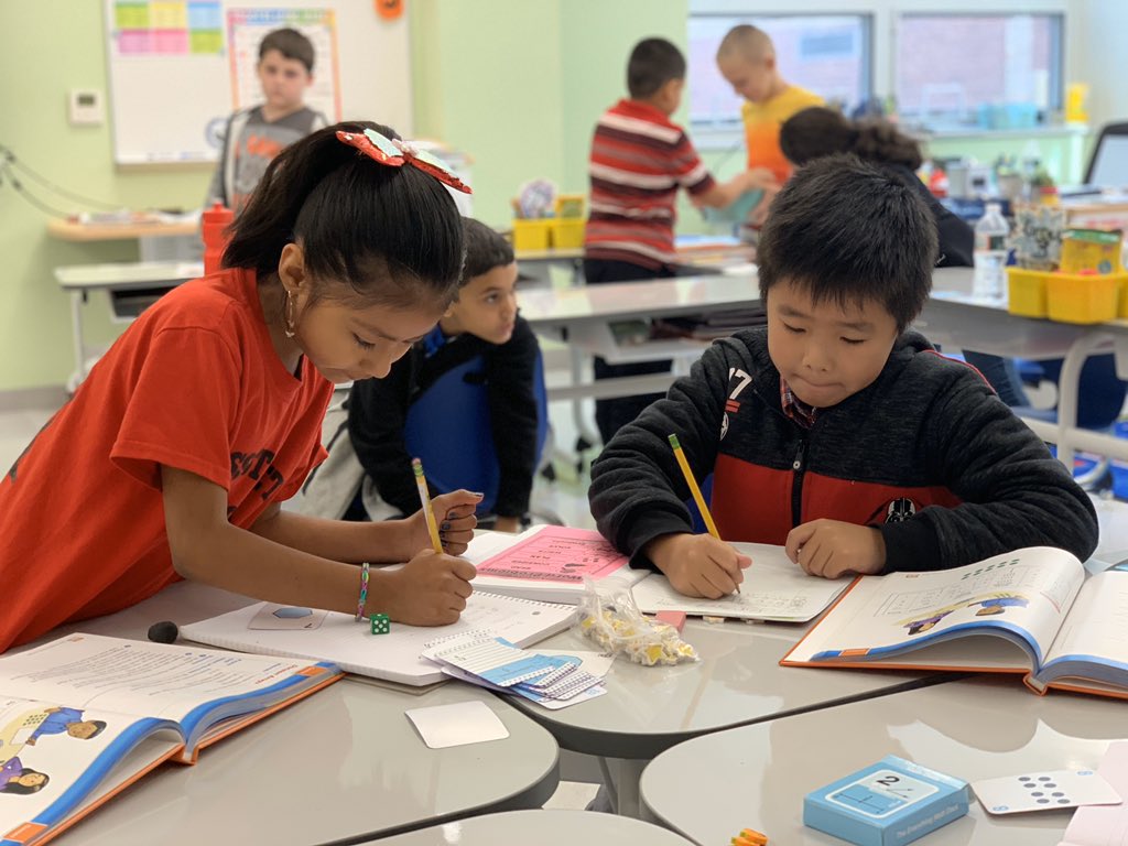 MissJarema's tweet photo. It was our first time playing Division Arrays and the kids can’t wait to play again! #RSS11 @tammygiordano https://t.co/PBK0jPQcbu