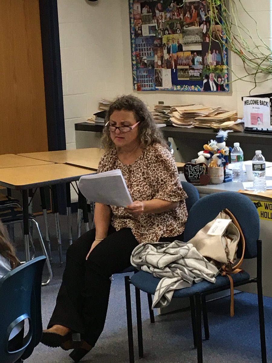 DmsWolves's tweet image. Community Reading Day #dmsrocks