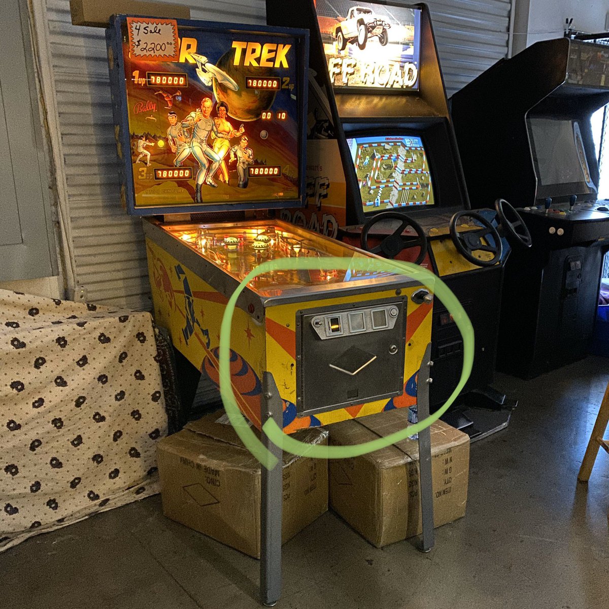 smilesfrmabove's tweet photo. More smiles from my time of playing at the #pinballhalloffame. A winking smile on the front of the game. 😉 #smile #smiley #pinball #gamesmile #iseesmiles #facesinplaces #pareidolia #smilesfrmabove https://t.co/uPXULlIV8X