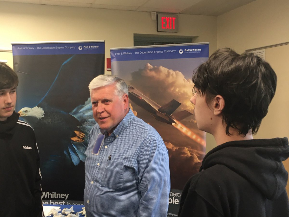 cindyszabo's tweet photo. Where does @prattandwhitney find the next generation of manufacturing workers? Today, it is at @QVCC, where Walt Eells is talking to students about this exciting career path. @PWCareers #mfg #GoBeyond #wearepw https://t.co/Fpgd1A60I5