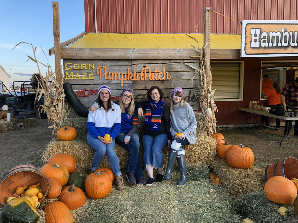 BSUBroncoShop's tweet photo. We took a trip to @LinderLlc to go pumpkin picking and had the greatest time! We took home the cutest pumpkins and definitely didn’t get lost in the corn maze after dark. Don’t worry, out Bronco gear kept us warm!
#BroncoShopping #BoiseState #pumpkinpatch #fallweather https://t.co/9sGFn8RZDH