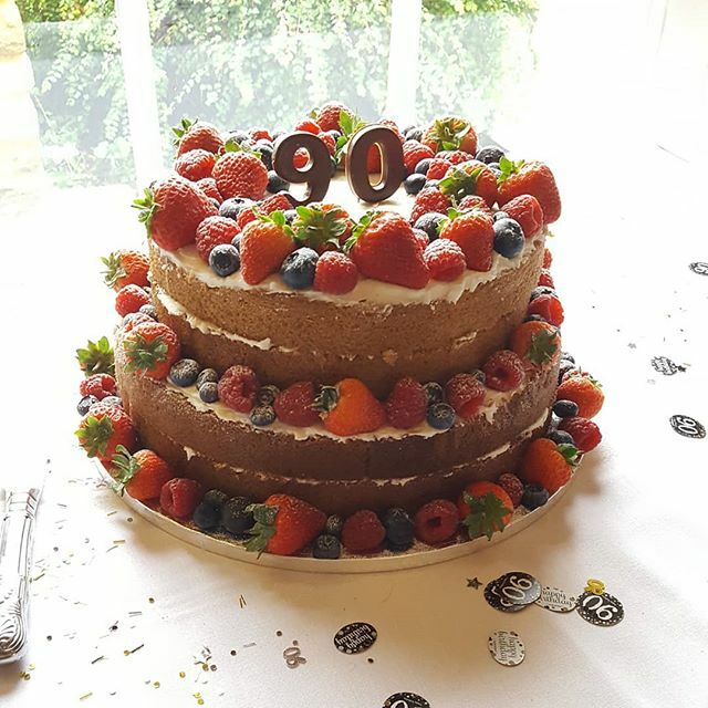 FlosKitchenuk's tweet photo. Another vanilla and fresh fruit cake for a special birthday 😊
https://t.co/I9v4zujQVg 
#vegan #cake #pretty #colours #bakes #food #veganuk #veggie #fruit #birthday #celebration #northamptonshire #shoplocal #supportsmallbusiness https://t.co/4G9skmkAEM https://t.co/iLQfSaj6Wo
