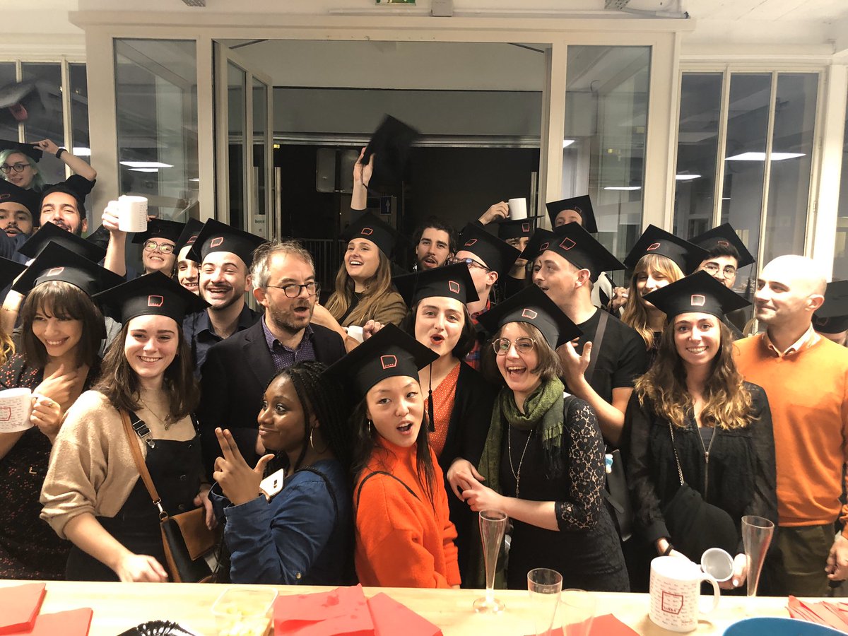 maryse_masson's tweet photo. #Master #directionartistiquenumerique #diplôme #graduate de @fvermorel #étudiants @EcoleLISAA #arago @Agnes_Nicolas @ConstanceGrison @fatoumata_diaye @vanessafarnot https://t.co/KLlFHBrdV7