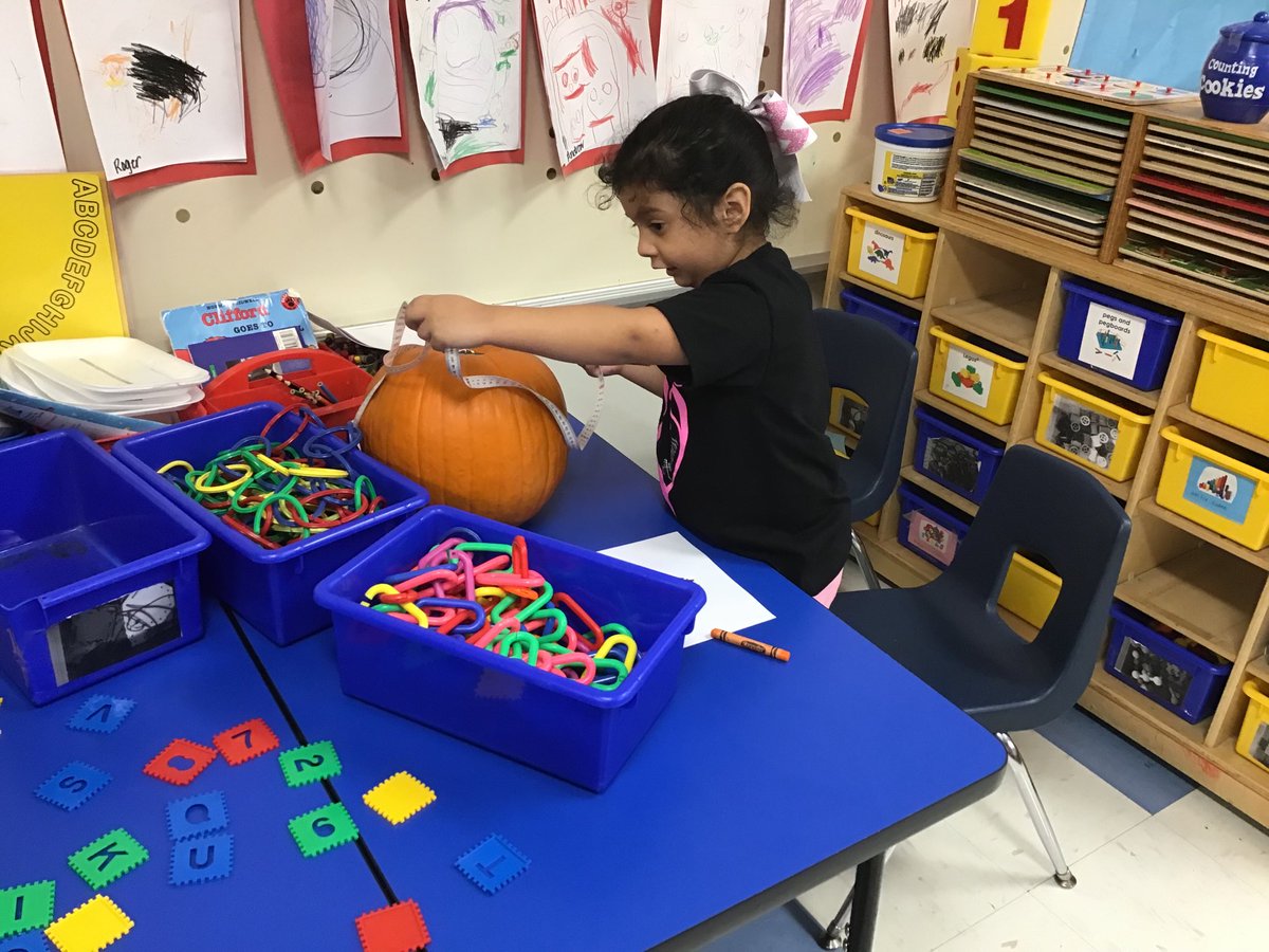 Fall Fun in Pre-K ⁦<a href="/ZavalaElemHCISD/">Zavala Elem HCISD</a>⁩ ⁦@1EarlyChildhood⁩ #Hcisd