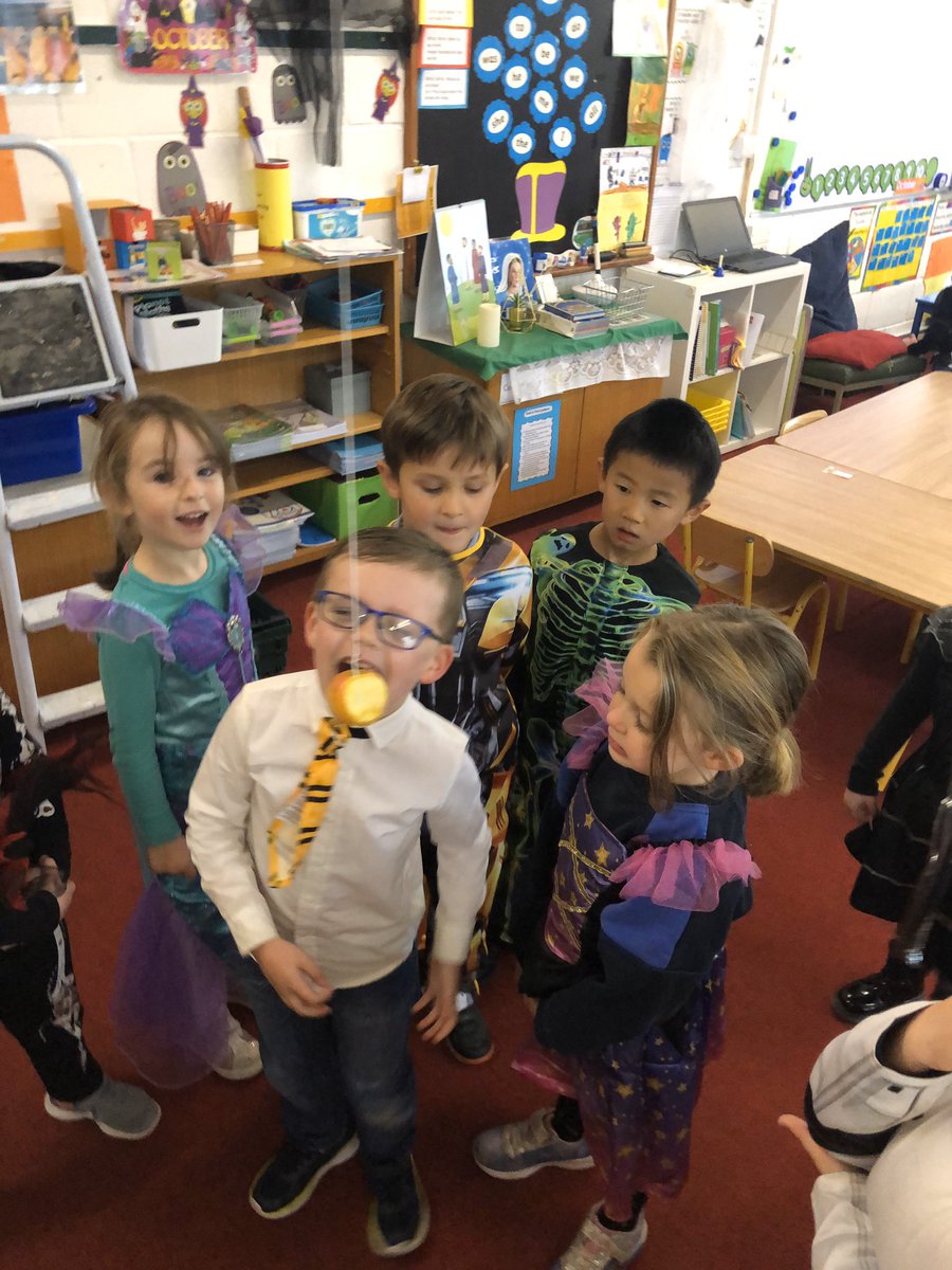 MsSwordsscmj's tweet photo. Some more games fun #Halloween https://t.co/5dvYKu7T1L