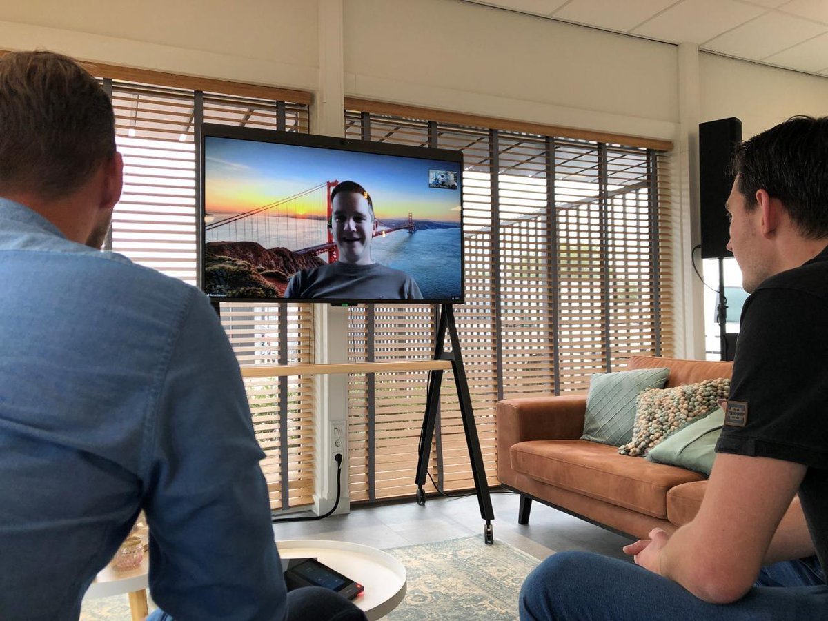 DTEN_Global's tweet image. We love @aboutRJ&apos;s Inspiration Center with the #DTEN #D7. It&apos;s great to know how the all-in-one #collaboration features bring small teams together from a distance. Tell us about your DTEN experience. We would like to hear from you, our customers!