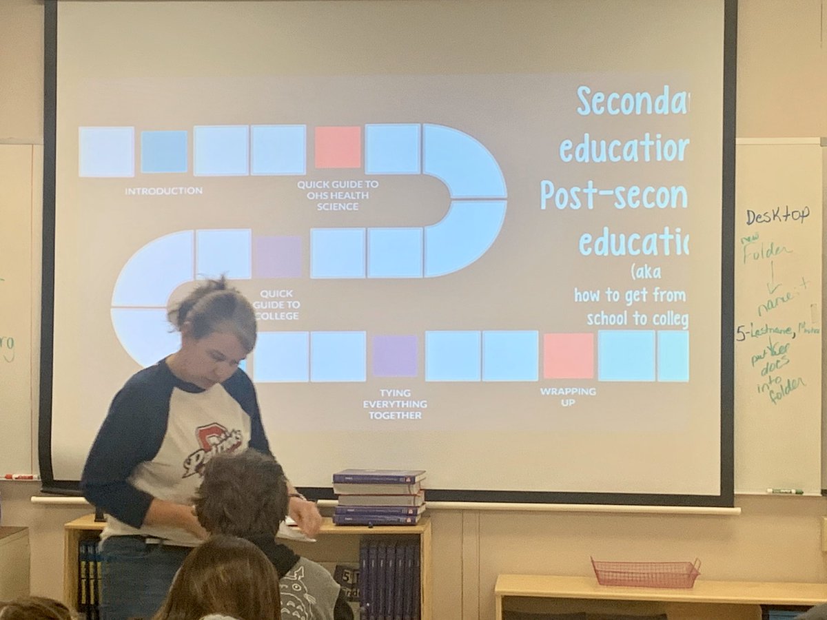 OaklandRCS's tweet photo. Student Alumni visit today @OaklandRCS health sci classes. Jessie Lee Smith is medical tech specialist @VUMChealth. Jessie enrolled in #EPSOs at OHS, finished degree @MTSU then went on to MTS @VUMChealth! Great example of partnership success we have at OHS! #EPSOWeek2019 https://t.co/9be6Olq9gV