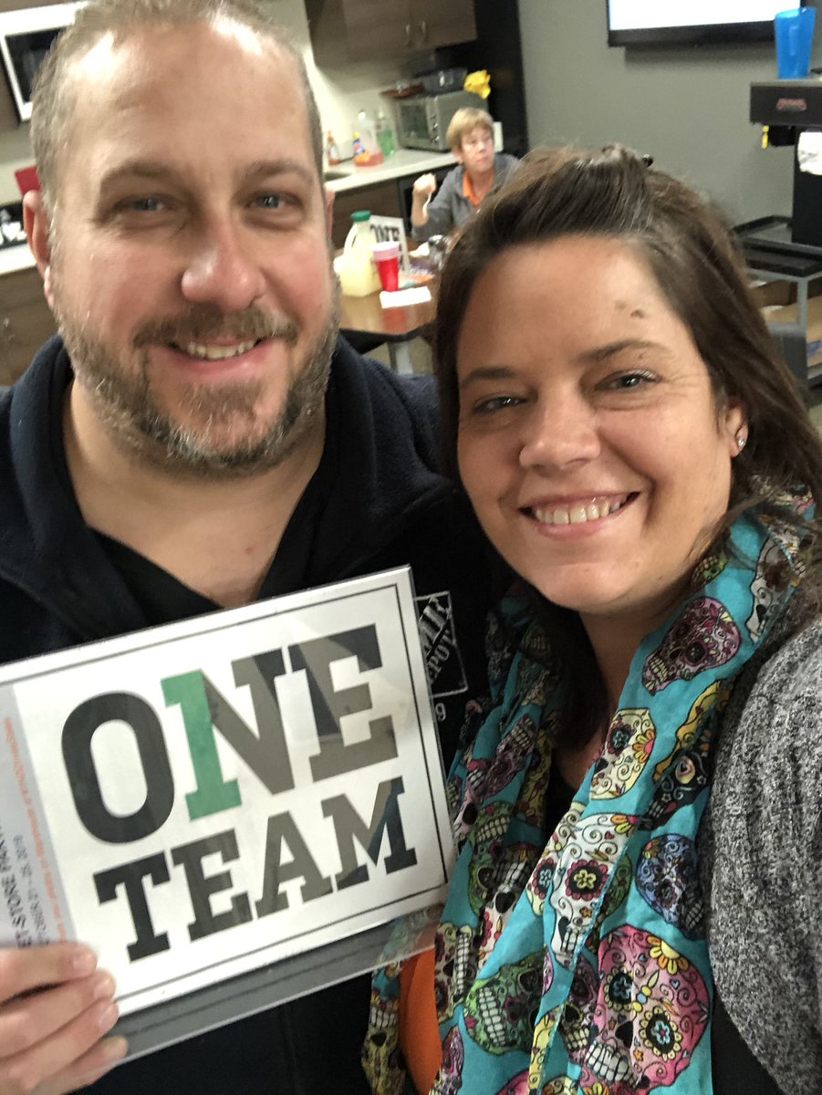 HomeDepot2739's tweet photo. Store/MET partnership lunch today! Celebrating ONE TEAM! @amytlawrence1 @Bolton_Tara @Michael48706  #1HDDrivesSales #MWOCT2019 https://t.co/idYPgN2TQP