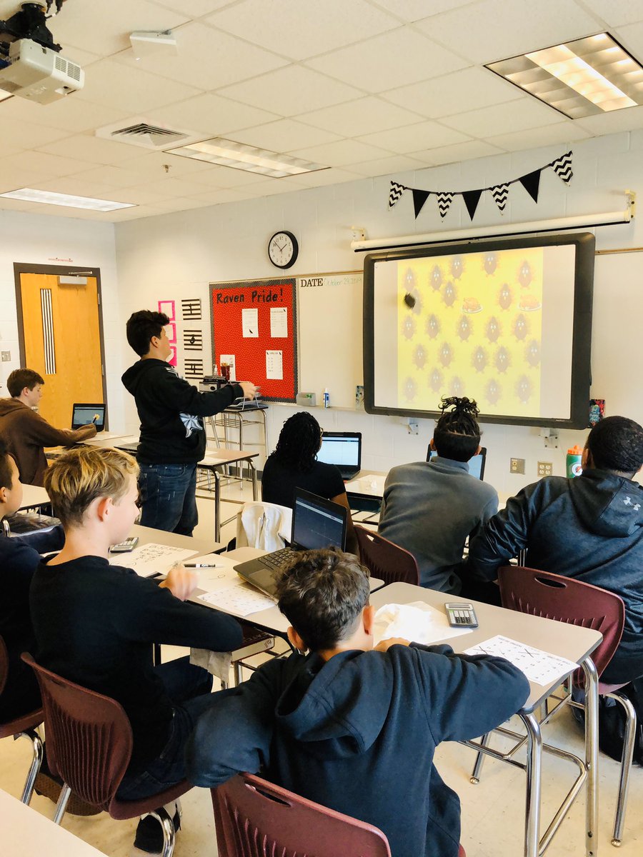 Turkey bingo to kick off flight 2! <a href="/tye_krystal/">Krystal Tye</a> #everyraveneveryday_EDMS