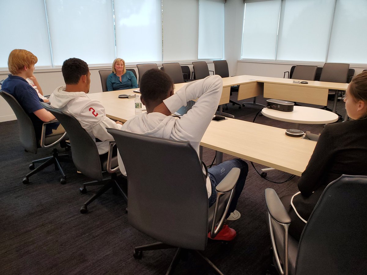 #unumcares spending the day with brilliant <a href="/ScarbMESchools/">Scarborough Schools</a> high school students... a great way to learn about various jobs right here in Maine! @unumnews <a href="/caryolson5/">Cary Olson</a> <a href="/Desiree_Unum/">Desireé Colón</a> #goredstorm @Keely_Unum