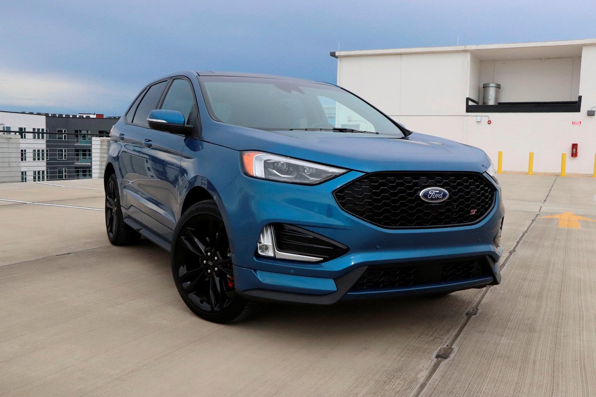 AutoFairFordMA's tweet photo. Space and Speed, thats what the 2019 Ford Edge ST will deliver! The space to fit the family and the torque that doesn't quit makes this a perfect combination of grit and grace. 

https://t.co/zHsuWG7Nqj https://t.co/0EWM7nPOJv