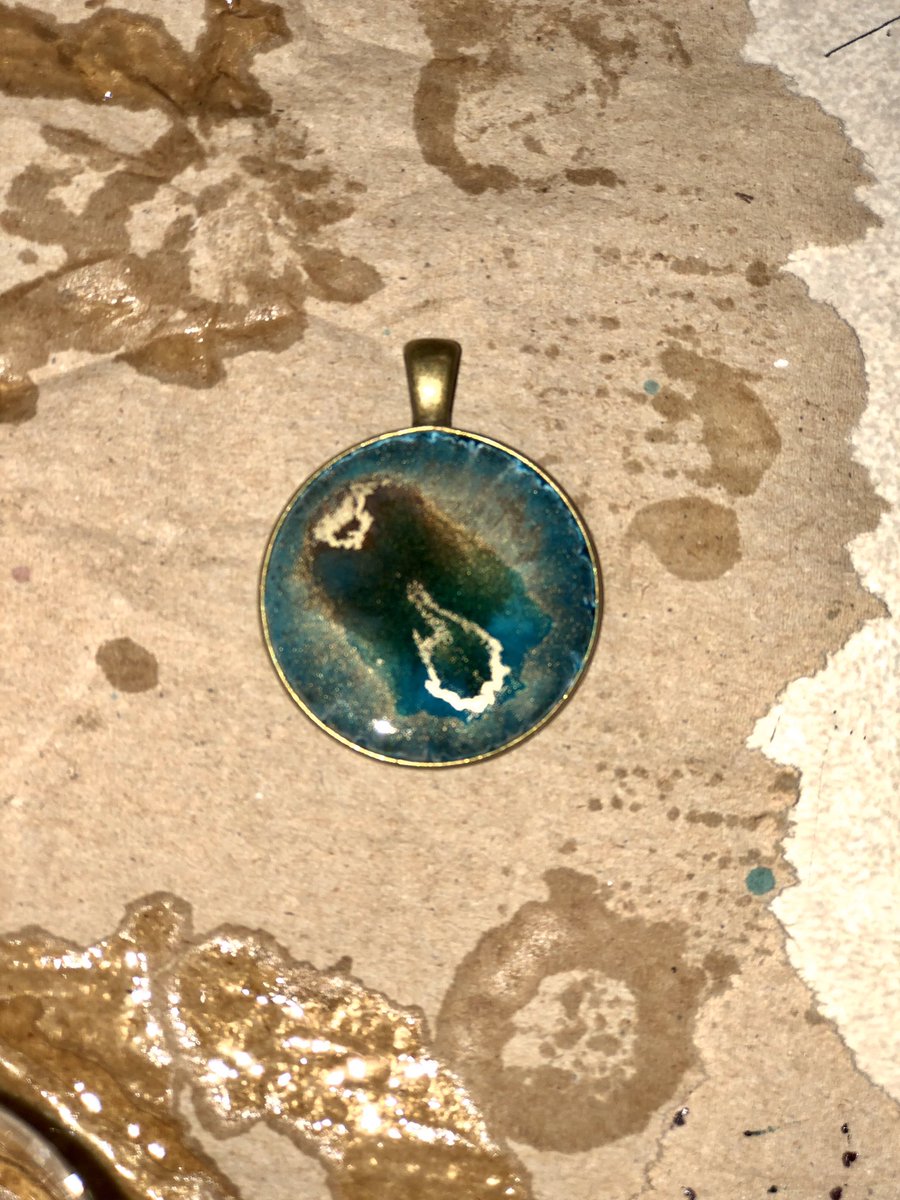 Mrs_C_Curry's tweet photo. .@mathmaclean and I had fun today at the #ATA conference, making resin coasters, pendants, and earrings. #NSTUConference #NSTUpd #OctoberConference #nstu https://t.co/pTpg7jYwGc