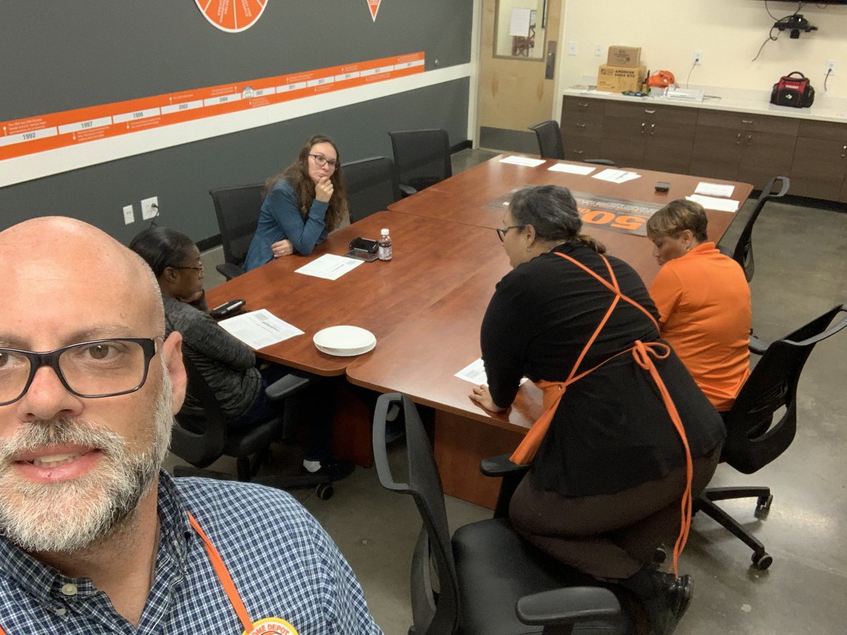 GairettLamkin's tweet photo. Met Partnership, talking about career growth! #MidSouthOneHD https://t.co/EJomKlSBxJ
