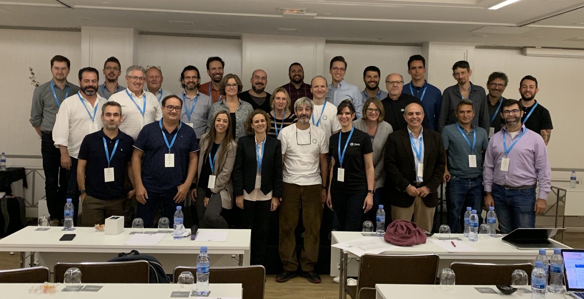soyjavidura's tweet image. Foto de familia de los partners FBA en la #SpanishDevCon de Madrid.
#filemaker.
⁦@es_claris⁩ ⁦@ClarisOfficial⁩