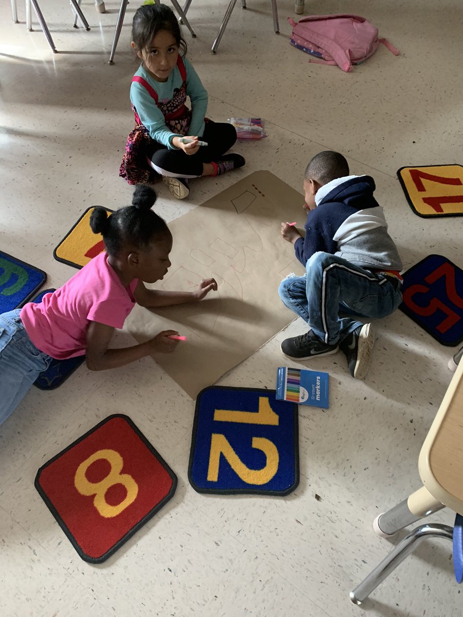 franksflock's tweet photo. Making  maps of the pumpkin patch #oneccps #connections #werunasone #franksflock https://t.co/uI1iwguaXg