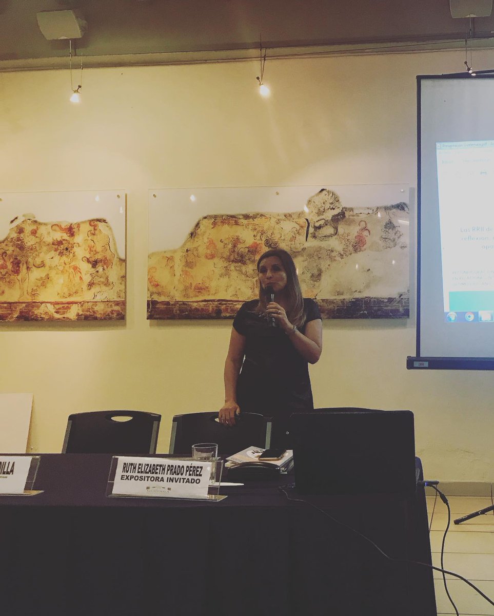 URLFacPoliticas's tweet photo. Dra. Elizabeth Prado  ¡¡Gracias por compartir con nosotros el marco del 30 aniversario de la Facultad¡¡ #30AñosPoliticasURL @reprad21 https://t.co/O4IHWGlSgs