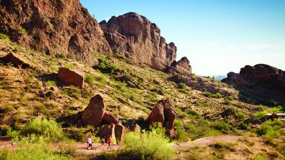 wherephoenix's tweet photo. Lead #concierge Regan Copeland shares her favorite things about the Valley of the Sun. #phoenix #traveltips https://t.co/JaXRxTxx7o https://t.co/jVo0g4cxfM