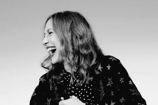 GigiFarmiga's tweet photo. Vera farmiga smiling is the most beautiful thing you will see today @verafarmiga 😍😍😍 https://t.co/ULMTEx0Msa