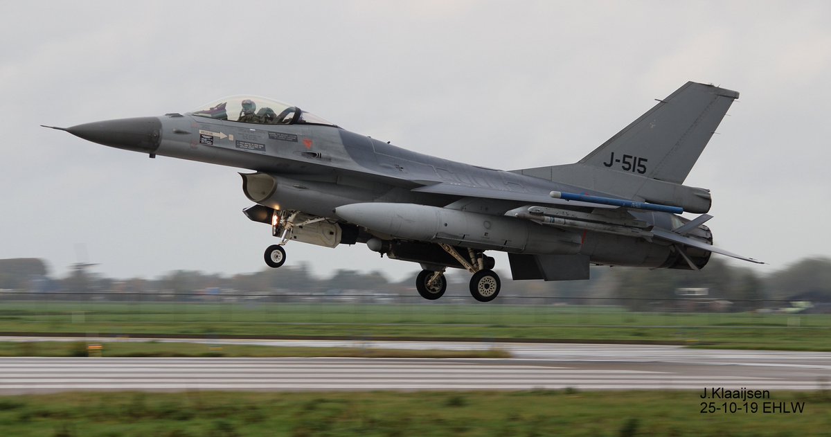 jeffreyklaaijse's tweet image. Met @AGL_Fullstop  Op @VlbLeeuwarden Super gave middag, Bedankt Vliegbasis Leeuwarden #FWIT2019 🤙🤙