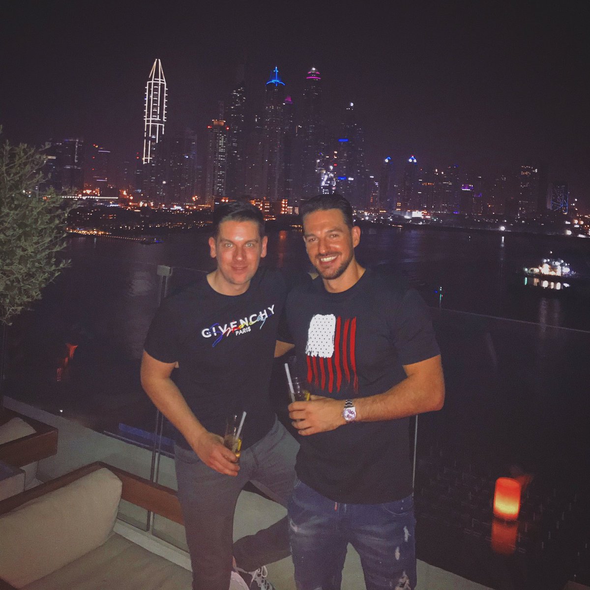 Fiends reunited - Dubai edition ! <a href="/MickWillow/">Mick Willow</a> ✌🏽