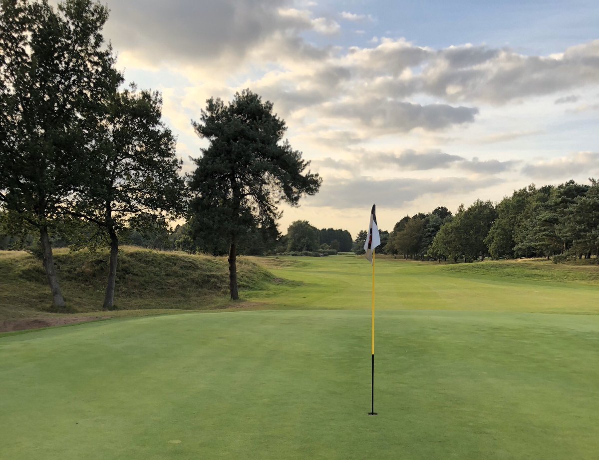 lincolngc's tweet image. 🚨PRIZE GIVEAWAY🚨

We’re giving away a free fourball voucher to play Lincoln Golf Club before the 31st December. Simply follow us and retweet this post to be in with a chance of winning ⛳️

📆 Draw to take place on the 1st November, good luck!