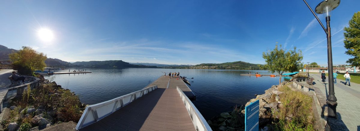 HamptonRowing's tweet photo. Watching the sun go down on day 5 of camp #laias2019 #definitelynotposed https://t.co/8jAVEuATOS
