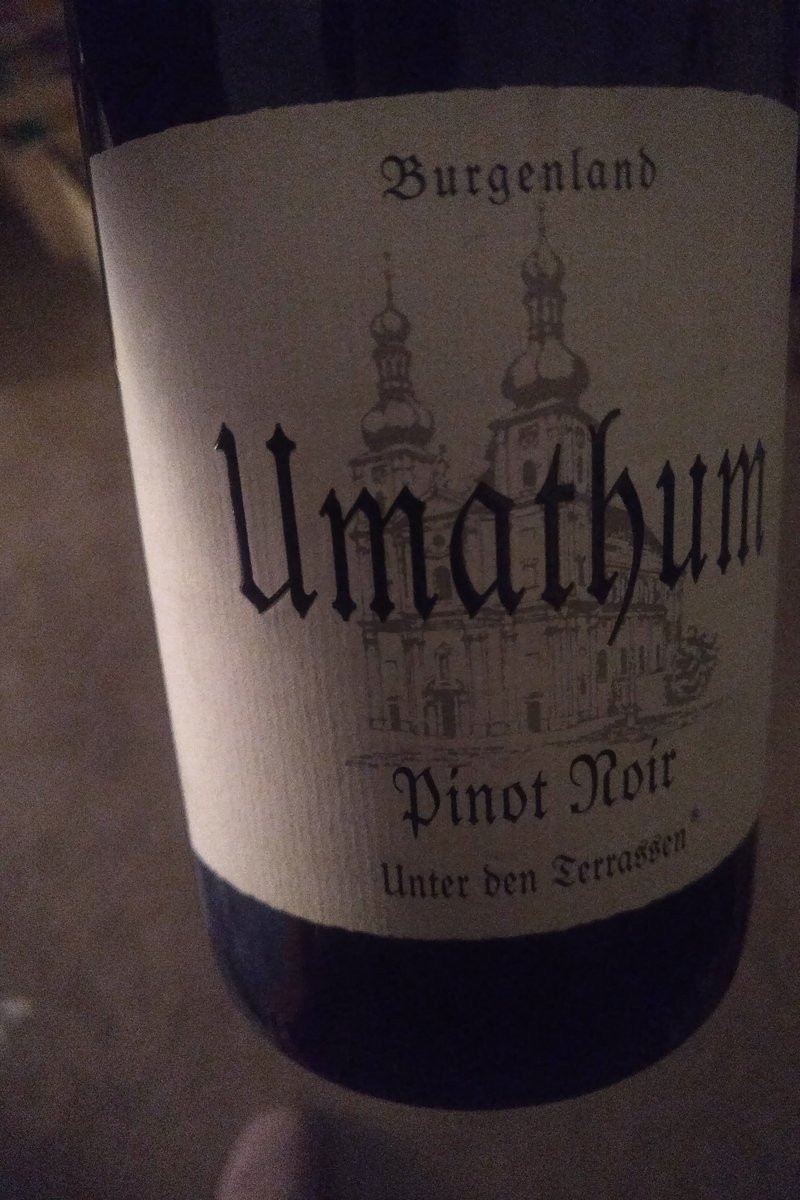 AnneInVino's tweet photo. And finally... What a week! Here's to Friday night folks.... #Pinot #Umathum #Austria https://t.co/OQYYKacs45