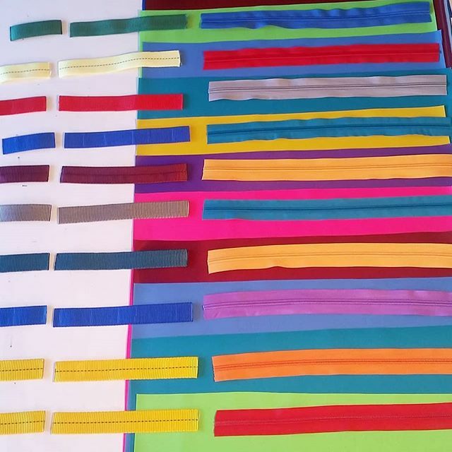 MoabBagCo's tweet photo. Mixing colors is one of my fav parts, even though it sometimes takes too long to make all these difficult decisions! 😂
.
.
.
.
.
#biketubebags #biketubes #upcycledbags #reducereuserecycle #handmadebags #sustainablegoods #sustainablegifts #ethicalbusiness #ecofriendlygifts #v… https://t.co/fqqpjx3g8D