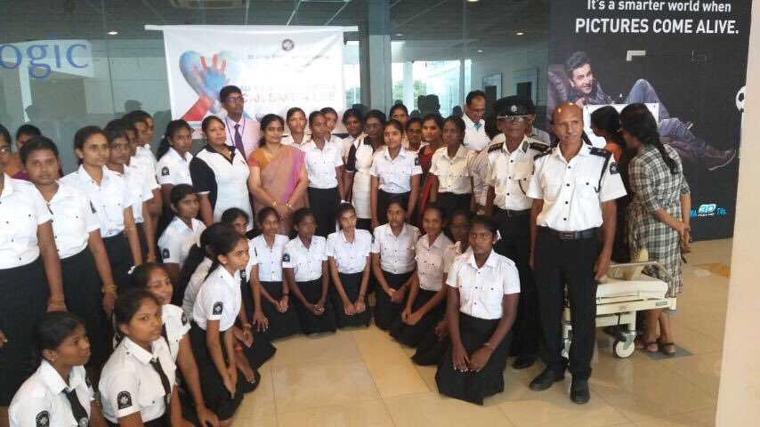 SJA_SL's tweet photo. @SJA_SL @SJA_colombo @sulogamage @StJohnINTL our Galle Colombo and Jaffna participation at #RestartAHeartDay program organized by @ResusLanka https://t.co/1HS06aqsCa