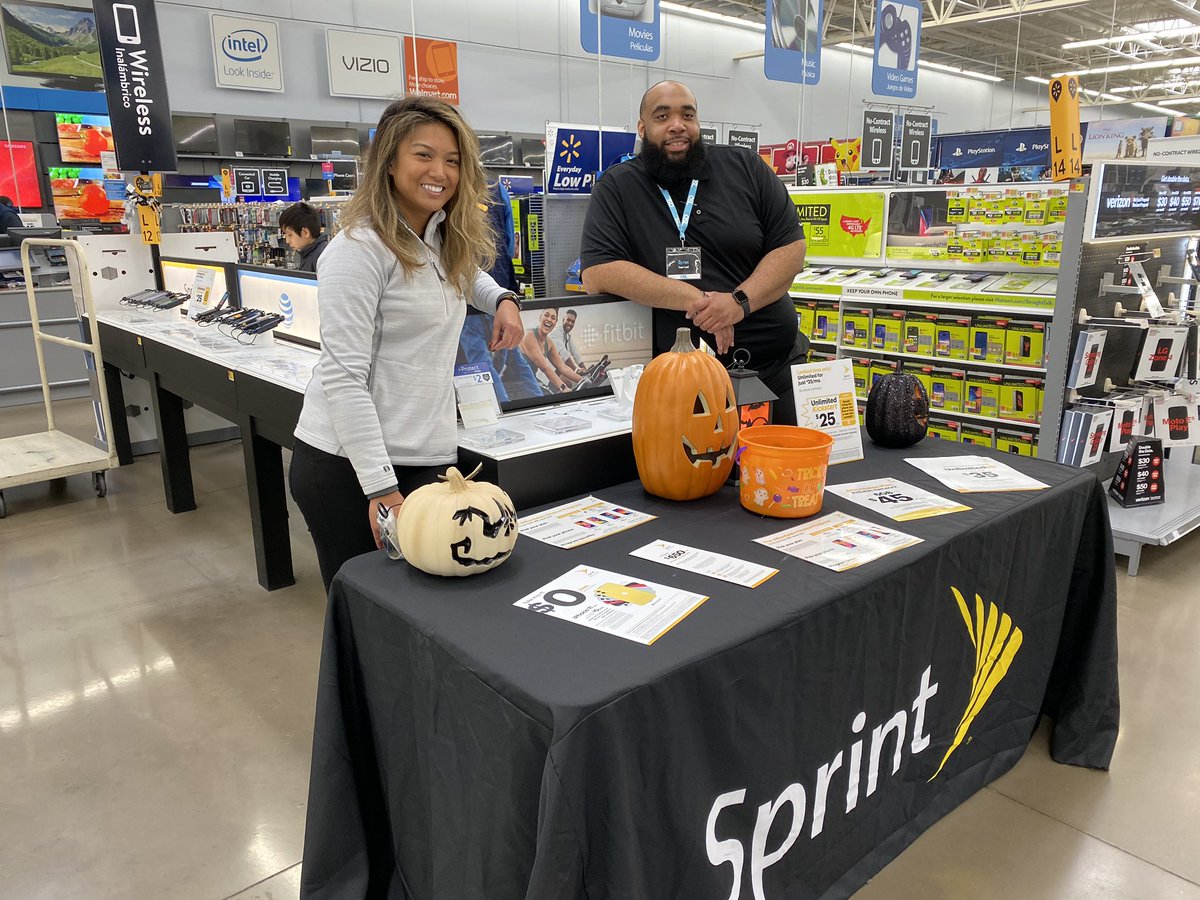 Erika_Pojas's tweet photo. Come get some spooky great deals at Walmart in Hammond, IN! #WSP #MidwestPride @CjDrikakis @NRSPG_ESeaton https://t.co/d18pmkCZBM