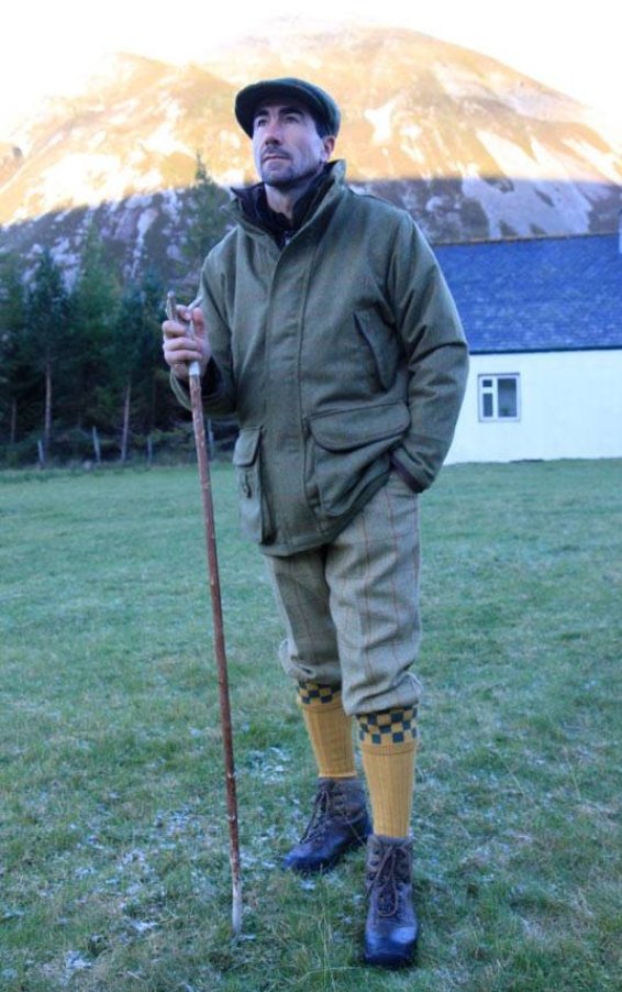 tigrenlion's tweet photo. Bonus
#LucAlphand fait pute pour son guide.
Il est pas beau en écossais?!
Sacré négo de sa notoriété ☝️
Je mets pas les photos en écosse, bcp trop...
Bonus 2
Vous vous souvenez de #HervéDEBOU le veterinaire? La fine équipe d'assassins...
#BanTrophyHunting #SnuffTourism https://t.co/lmnW21rKd4