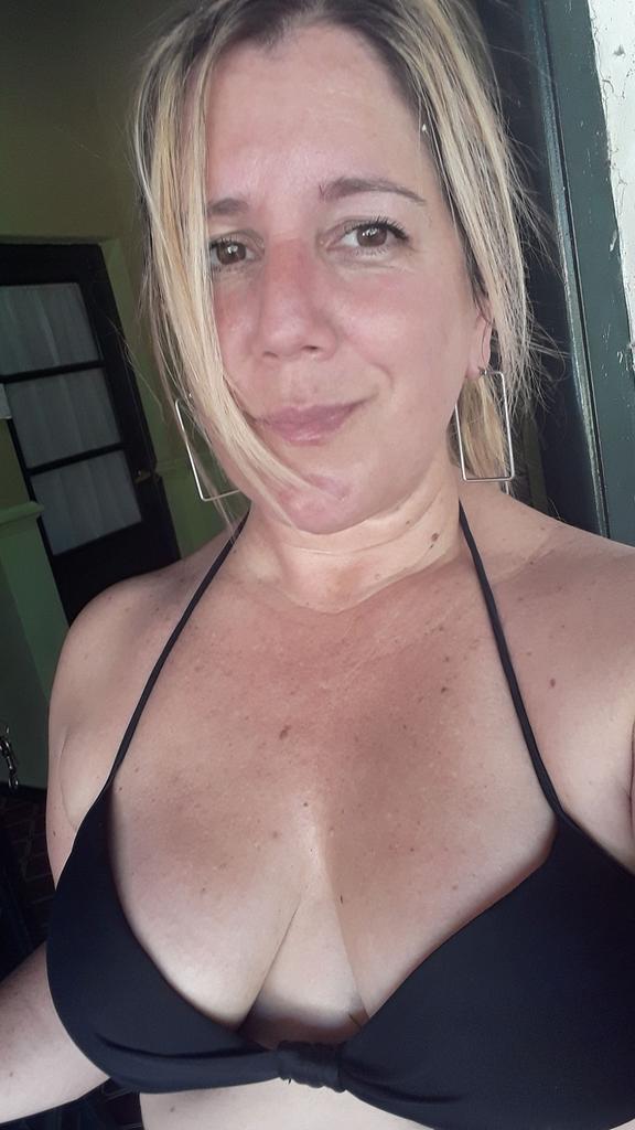 quiake's tweet photo. Solazooool
🍀🌺🌺🌺🌺😍
#viernesdesol #mujeres #viernesdeganarseguidores #campoargentino #primavera2019
#selfie #natural https://t.co/4UMdVaNlYP