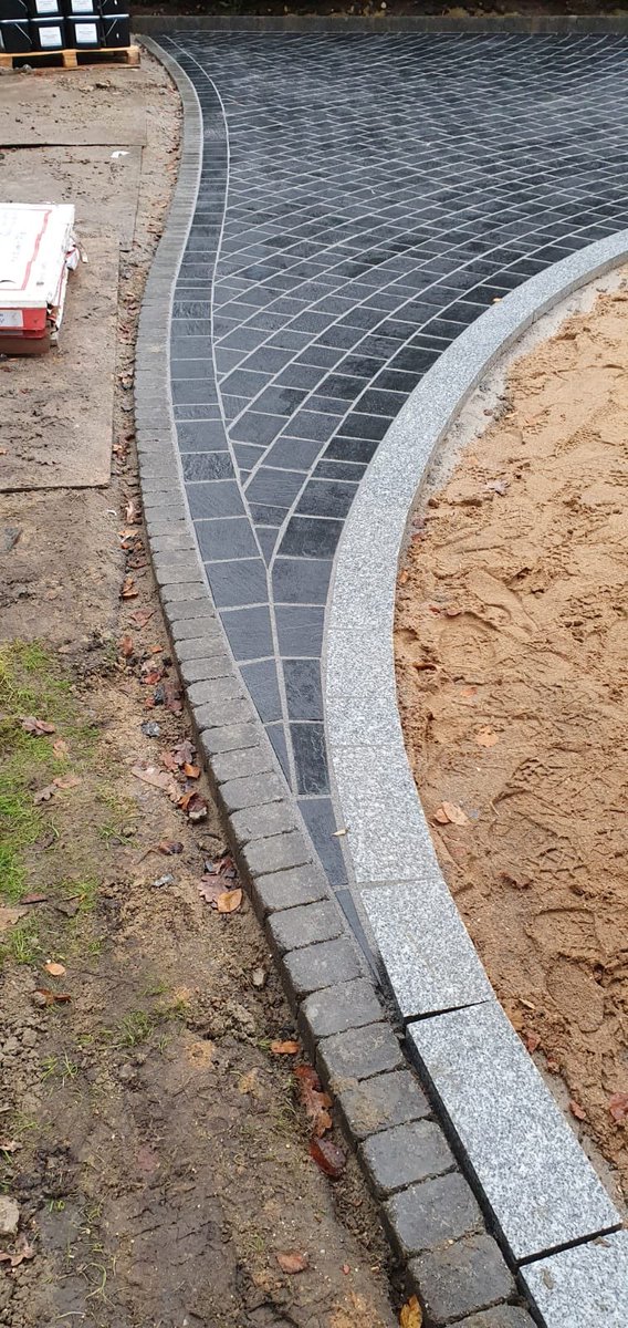 That’s the extra parking taken care of, guess we better finish the rest! #Drivesys #FrontGarden @MarshallsReg @GlynnJefferies @PaulJMasters #DrivewayGoals @The_APL