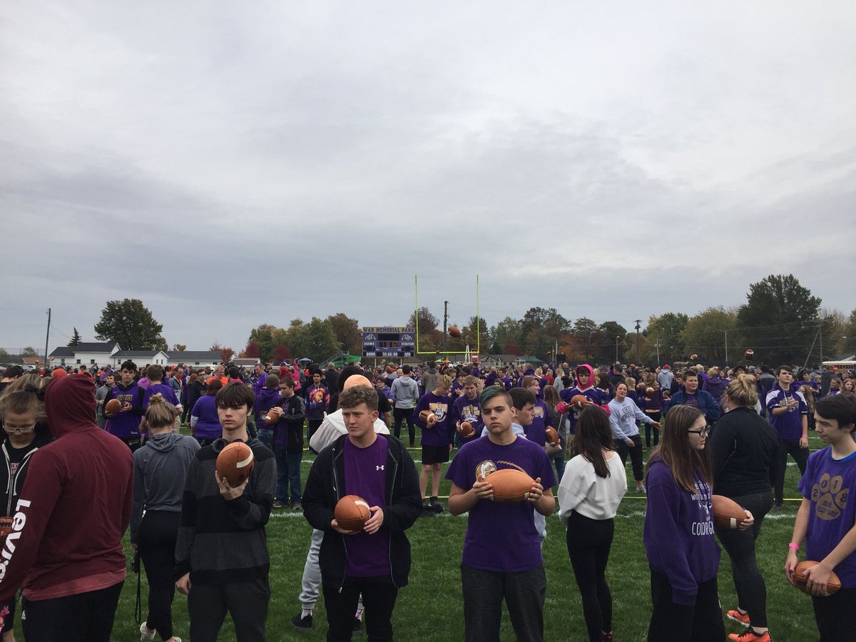It was great seeing the Ada community come together and break the world record for the number of individuals tossing footballs at the same time! Wonder if we set a world record for most engineering students tossing footballs simultaneously... 🏈🤔🏈
