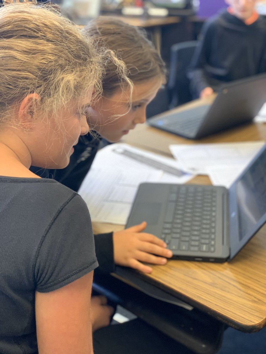 Code to the Future Epic Build <a href="/ValenciaAptos/">Valencia Elementary</a> Students has the opportunity to show their families and other students the great coding work they done!