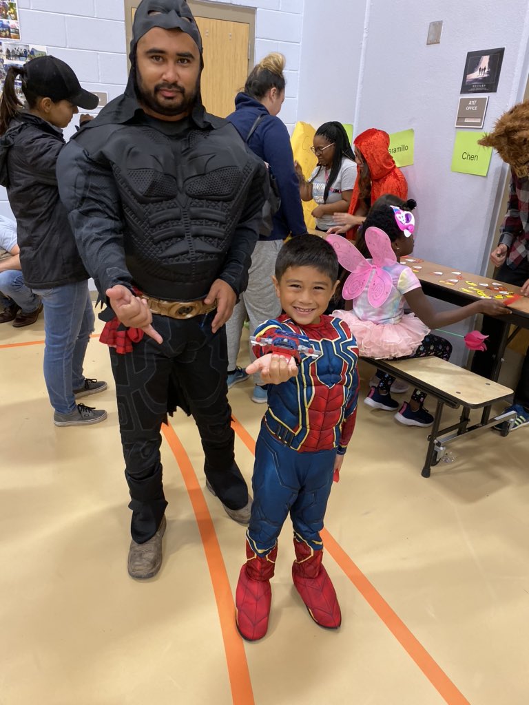 PioneerCrossin1's tweet photo. PCE’s Literacy Night is in full swing! #WeAreReaders #CommittedtoEveryStudent https://t.co/x8hnVlXUmO