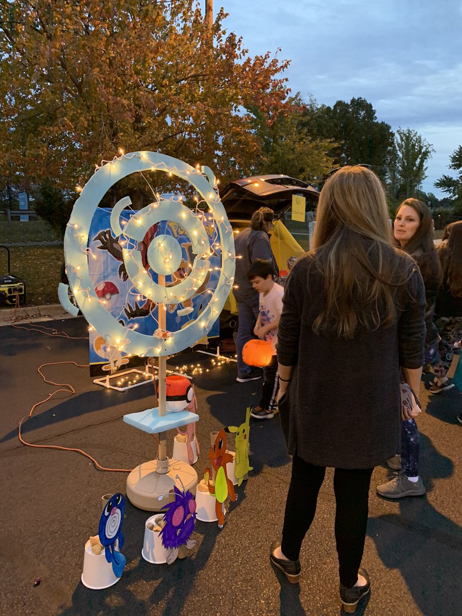 karicgeorge's tweet photo. Trunk or Treat Pokémon Go!  Autism team sweeps year 4 1st place!  #conwayleaders #conwayelemsch #OneFamily #InsideAutStaff https://t.co/DR26iuT6E5