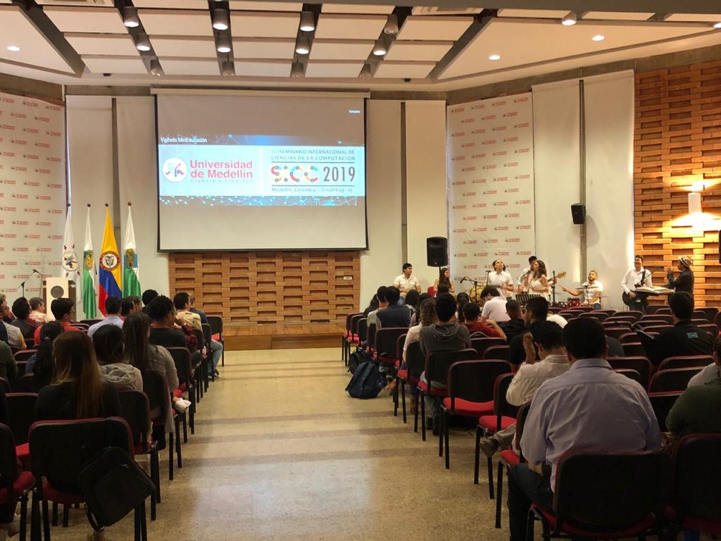 Hoy desde la <a href="/UdeMedellin/">Estudiantes UdeM</a> en el XII #SeminarioInternacionaldeCienciasdelaComputación con nuestro CAO <a href="/ervin_ayala/">Ervin Ayala</a>