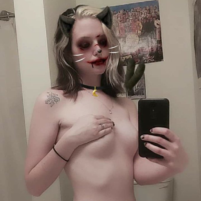 Eve Eosphoros’s pics and videos