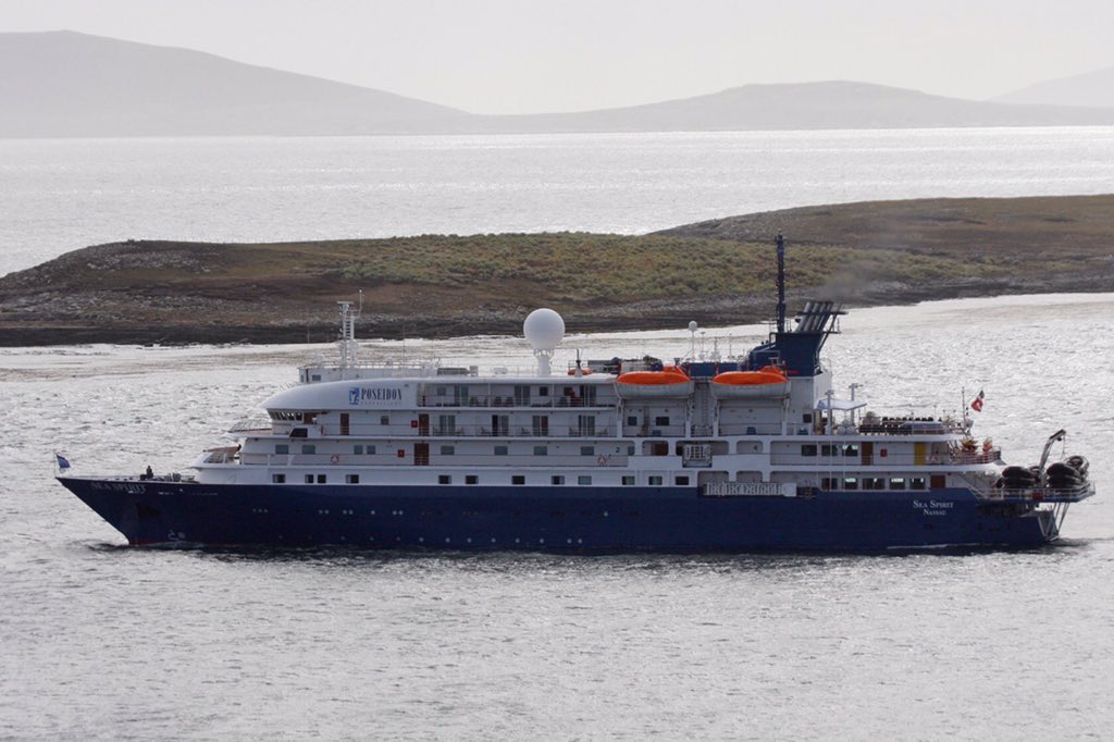 WhiteFalklands's tweet photo. We finally got our #expedition cruise season underway this morning with a visit from #SeaSpirit. Expedition Leader Ryan Hope-Inglis and the rest of the #Poseidon Expedition team, thank you for a great visit. https://t.co/SWlJ7CoT9Q
#wildwestpoint  #poseidonexpeditions #seaspirit https://t.co/gS993diorz