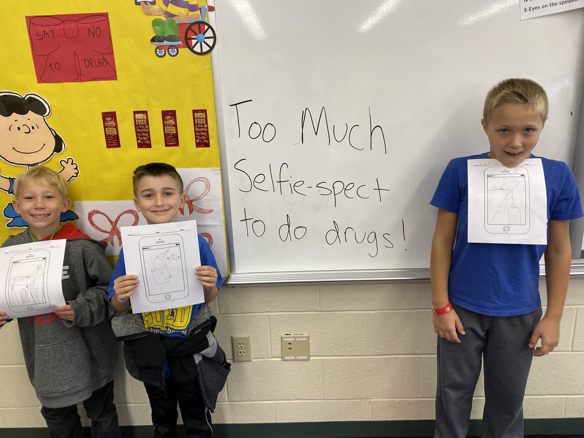 DrH_Counselor's tweet photo. Our message: Too much “selfie-spect” to do drugs. Students drew selfies saying no and making healthy choices. @JonestownElem #JtLearns #schoolcounselor #RedRibbonWeek @NorthernLebanon https://t.co/YTKpcY3Ffi