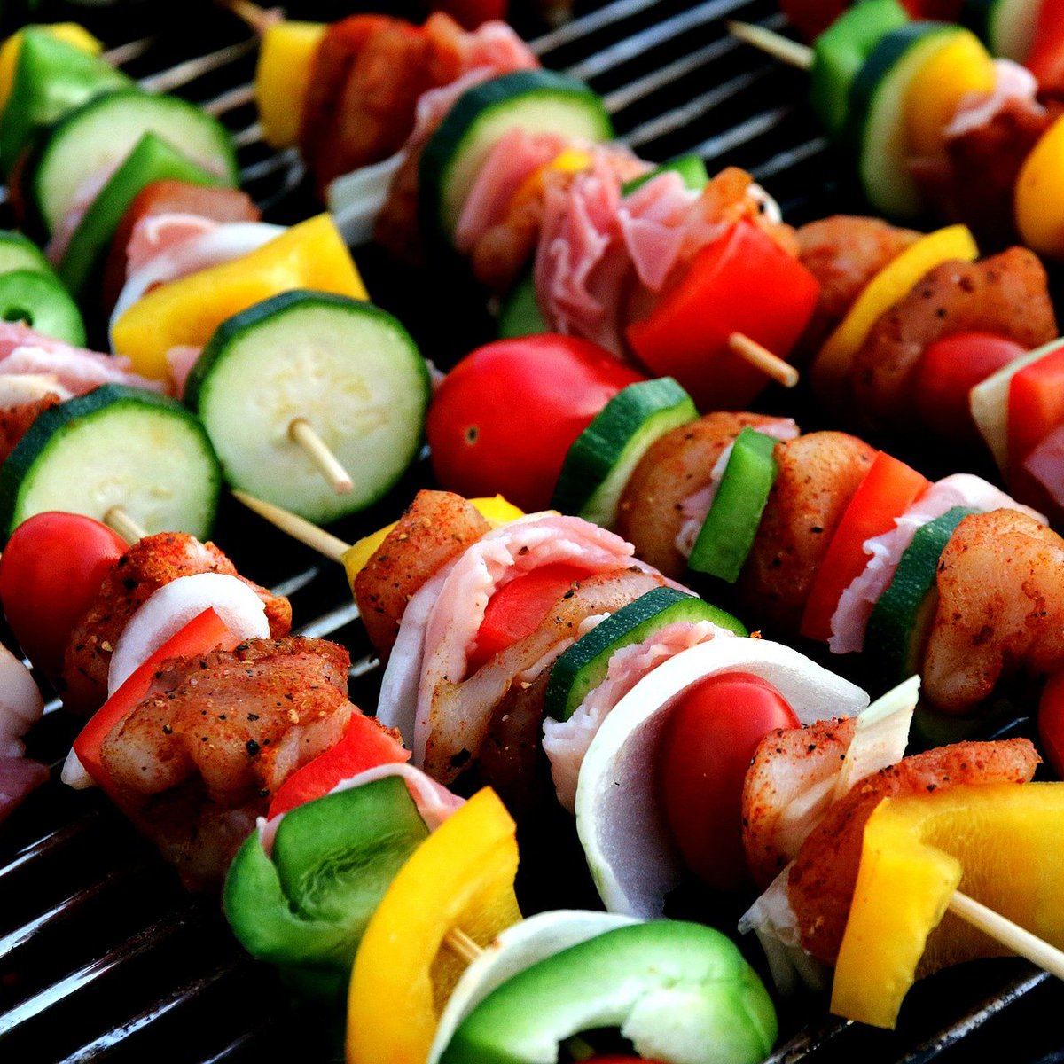 𝟯𝟬-𝗗𝗮𝘆 𝗠𝗲𝗮𝗹 𝗚𝘂𝗶𝗱𝗲 𝗽𝗮𝗰𝗸𝗲𝗱 FREE COPY🍅🥕🥒🥗 Grillin' Time... Kebabs so delicious with chicken, cucumbers, and bell peppers + YOUR FAVS. Start grilling. 👉Get YOUR healthy Meal Guide Today (It's FREE)=
maximumhealth.clickfunnels.com/supplement-lea…
- #lowcarbs #grilling #kebabs