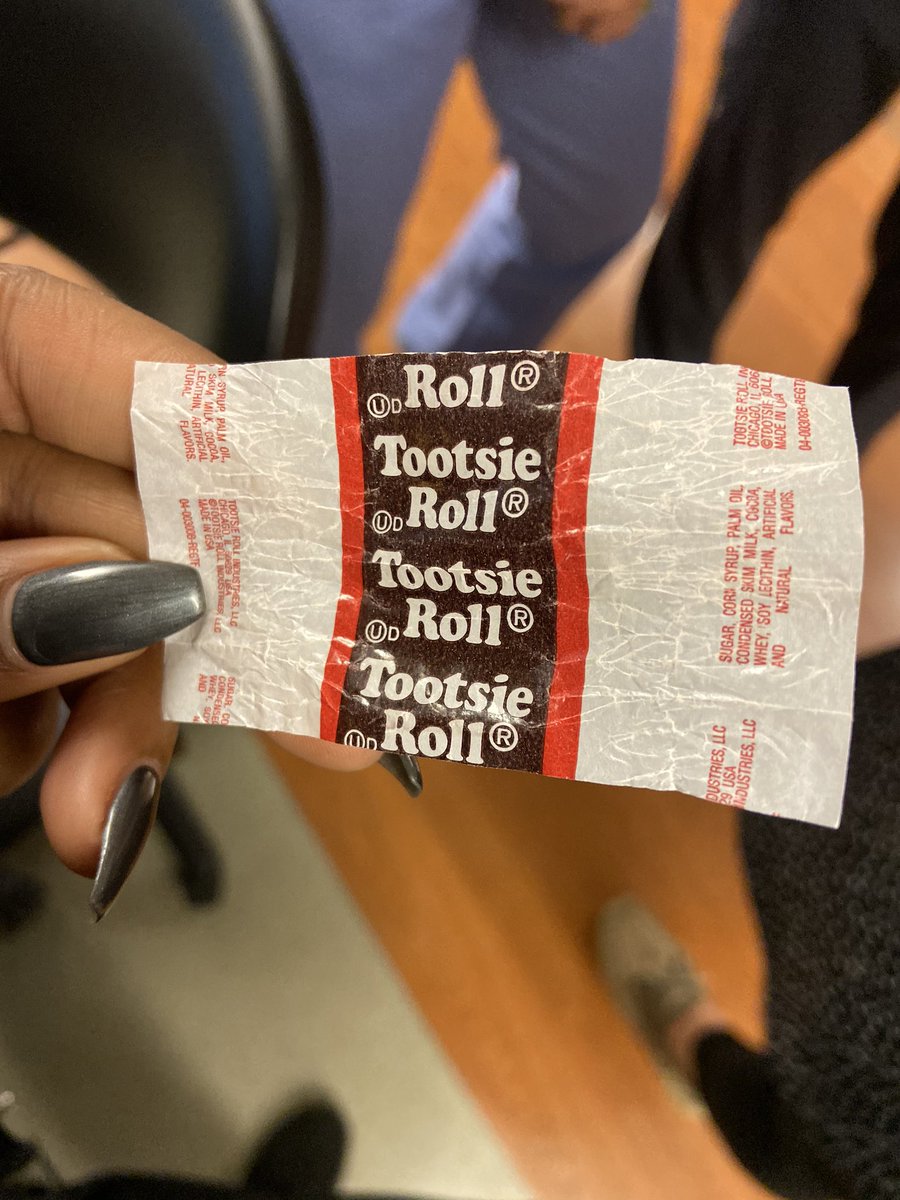 TheEducatingNP's tweet photo. @VUMCMedicineRes came through the MICU for #CandyRounds π¬π https://t.co/IMLYVMXuOi