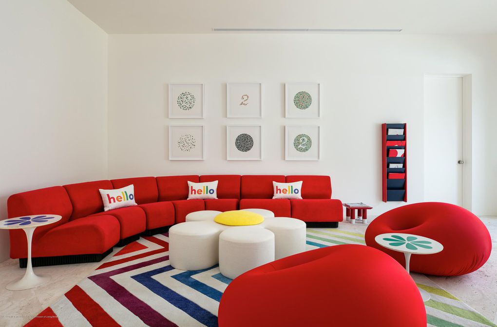 HomesDotCom's tweet photo. Designer #LisaPerry listed her $10.9 million Palm Beach renovation project and it beautifully combines art and architecture.

https://t.co/NMtmwL7kH0 https://t.co/dXhVDC3qjR