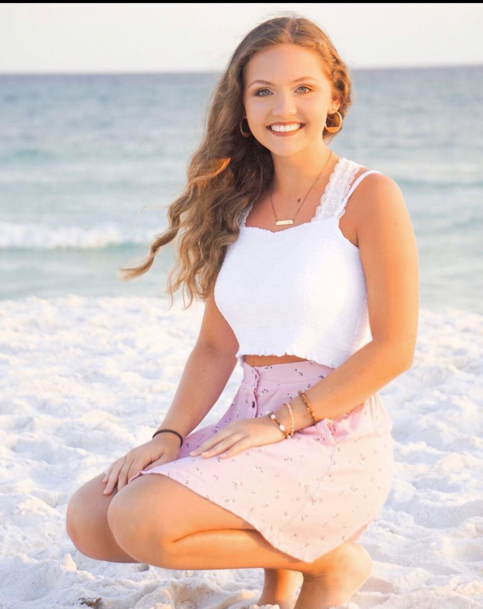 lcpanthersnhs's tweet photo. 3. Alyssa Freeman is an officer for NHS, HOSA, and Mu Alpha Theta. She is also the secretary for the senior class. After high school, Alyssa plans on attending the University of Tennessee to become a radiologist! We are so proud of you! https://t.co/tSjnLwyJkh